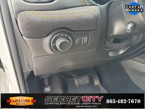 Used 2023 Dodge Durango R/T w/ Hemi Orange Plus Package image 34