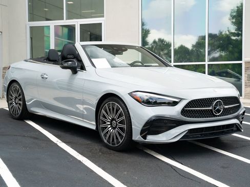 Used 2024 Mercedes-Benz CLE 450 4MATIC Cabriolet w/ Driver Assistance Package image 8