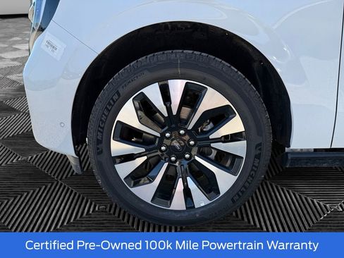 Certified 2025 Ford Expedition Max Platinum w/ Driver's Package AWD/4WD image 14
