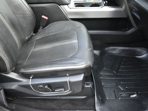 Used 2015 Ford F150 Platinum w/ Equipment Group 701A Luxury image 29