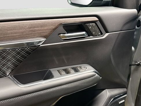 New 2026 GMC Acadia Denali w/ Super Cruise Package image 32