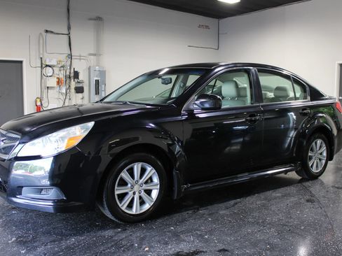 Used 2012 Subaru Legacy 2.5i Premium AWD/4WD image 6