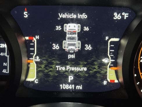 Used 2024 Jeep Wrangler Unlimited Rubicon w/ Technology Group image 21