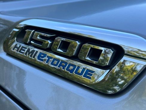 Used 2024 RAM 1500 Laramie image 12