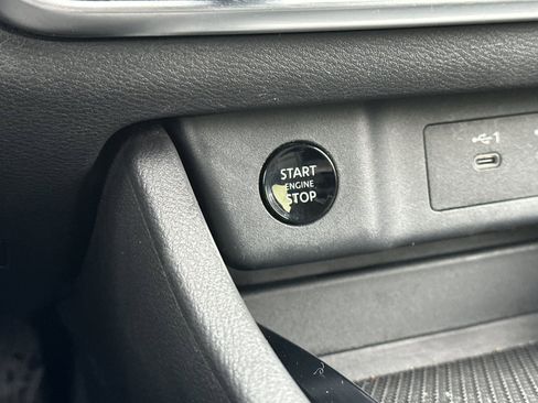 Used 2024 Nissan Rogue SV image 21