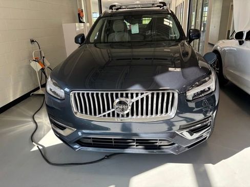 Used 2021 Volvo XC90 T8 Inscription w/ Advanced Package AWD/4WD image 2