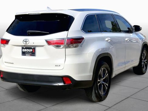 Used 2016 Toyota Highlander XLE image 12