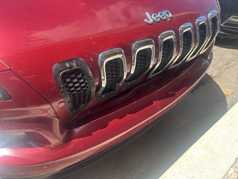 Used 2016 Jeep Cherokee Latitude AWD/4WD image 7