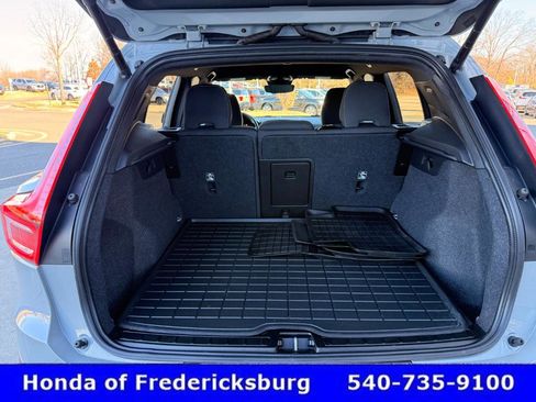 Used 2024 Volvo XC40 B5 Core w/ Protection Package image 19