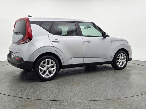 Used 2025 Kia Soul LX w/ LX Technology Package image 9