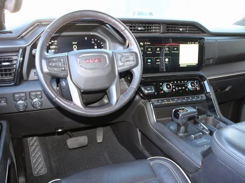 Used 2024 GMC Sierra 1500 AT4X image 5