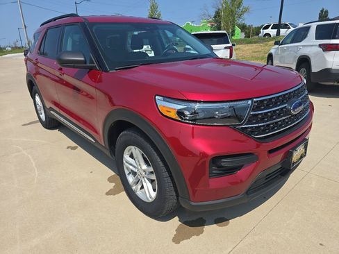 Used 2022 Ford Explorer XLT w/ Class IV Trailer Tow Package AWD/4WD image 11
