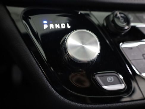 New 2026 Chrysler Pacifica Select image 16