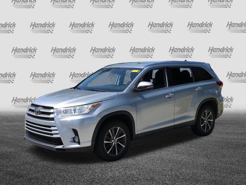 Used 2019 Toyota Highlander XLE image 5