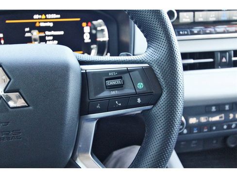 Used 2024 Mitsubishi Outlander SEL image 20