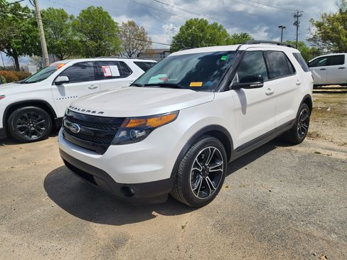 Used 2015 Ford Explorer Sport w/ Equipment Group 401A image 3