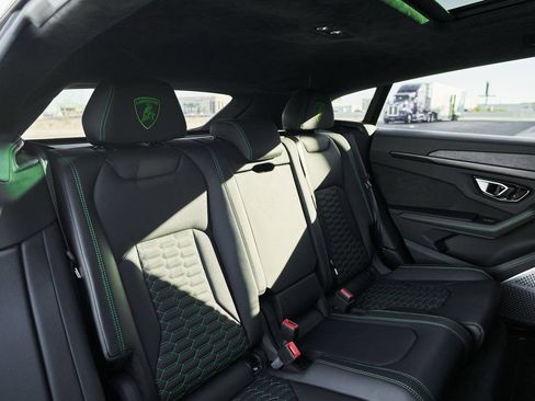 Used 2021 Lamborghini Urus image 40