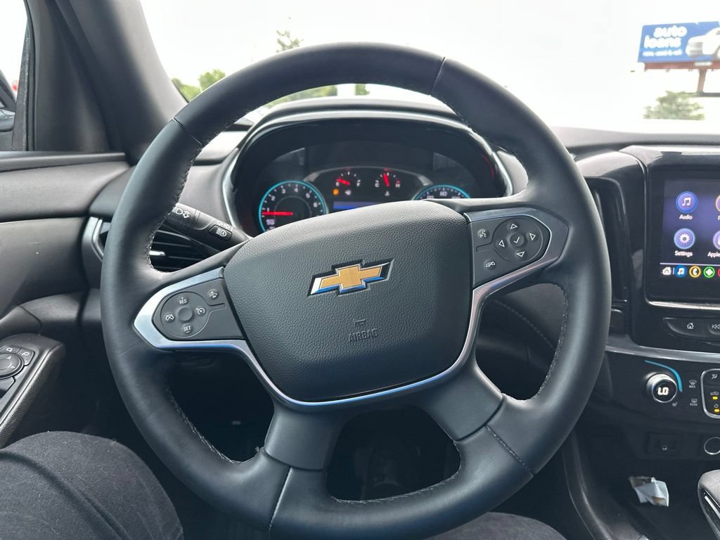 Used 2023 Chevrolet Traverse LT FWD image 25