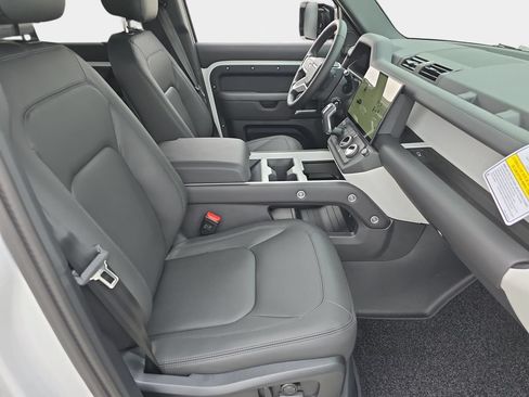 New 2026 Land Rover Defender 110 S AWD/4WD image 10