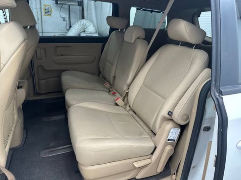 Used 2016 Kia Sedona LX w/ Option Group 020 FWD image 22