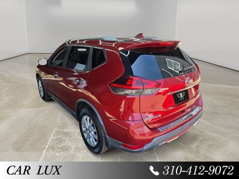 Used 2018 Nissan Rogue SV image 17