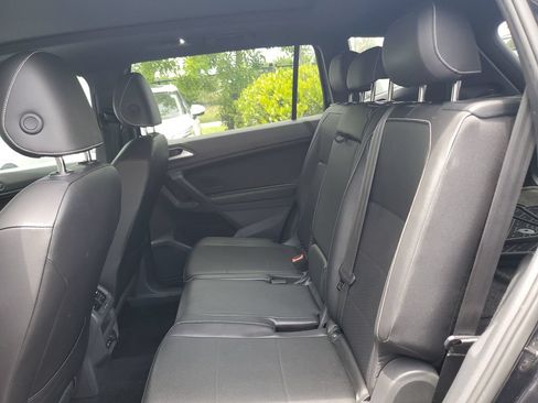 Used 2021 Volkswagen Tiguan SE R-Line FWD image 9