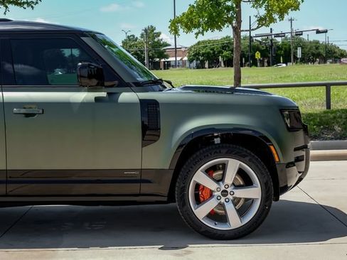 New 2026 Land Rover Defender 110 X AWD/4WD image 9