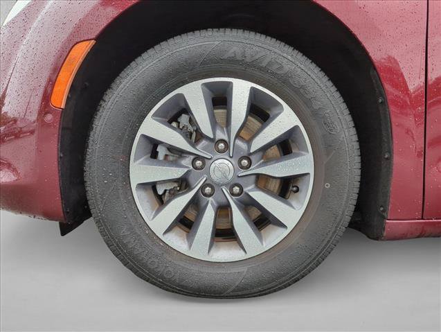 Used 2020 Chrysler Pacifica Touring-L FWD image 24