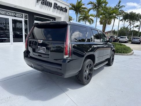Used 2020 Cadillac Escalade Luxury AWD/4WD image 3