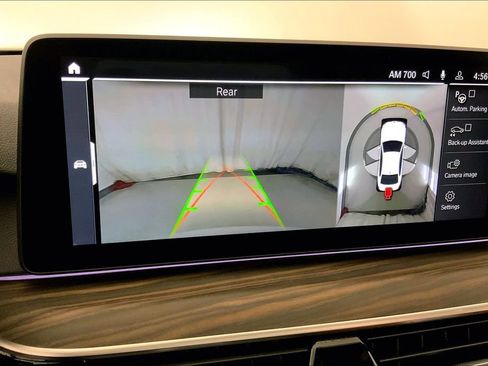 Used 2021 BMW 530i xDrive 530i xDrive w/ Premium Package image 17