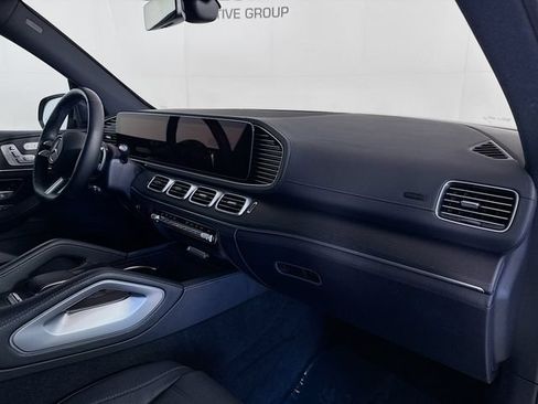 Used 2024 Mercedes-Benz GLS 450 4MATIC image 32