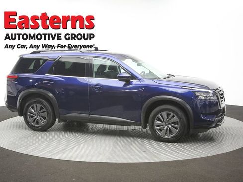 Used 2023 Nissan Pathfinder SV w/ SV Premium Package AWD/4WD image 48
