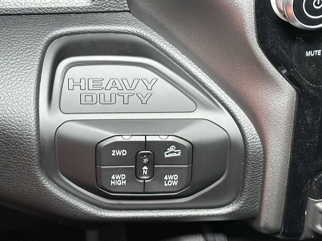 New 2026 RAM 2500 Big Horn AWD/4WD image 28