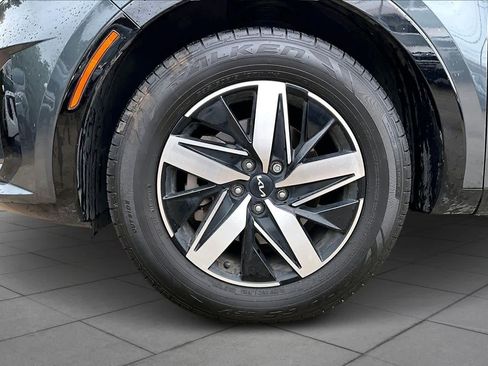 Used 2022 Kia Sorento EX w/ Panoramic Sunroof Package image 11