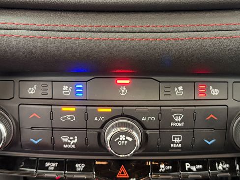 Used 2024 Dodge Durango R/T AWD/4WD image 30