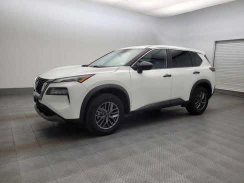 Used 2022 Nissan Rogue S image 2