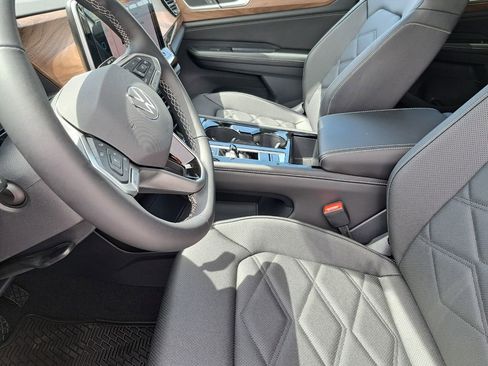 New 2026 Volkswagen Atlas SE FWD image 18