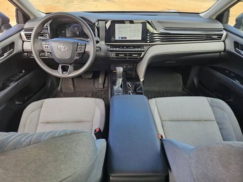 Used 2025 Toyota Camry LE image 8