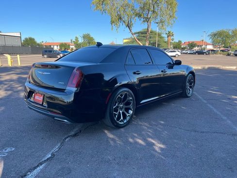 Used 2015 Chrysler 300 S image 9