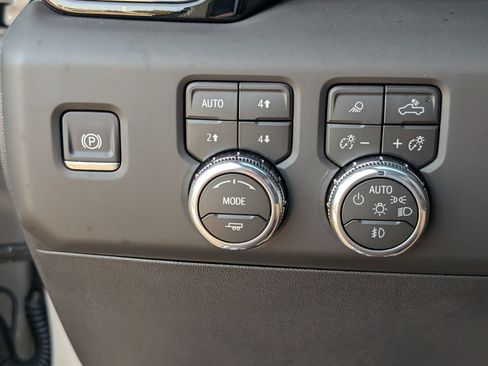 Used 2026 GMC Sierra 2500 AT4X AWD/4WD image 22