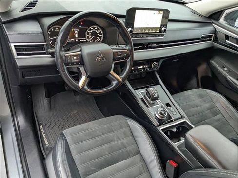 Used 2022 Mitsubishi Outlander SE image 10