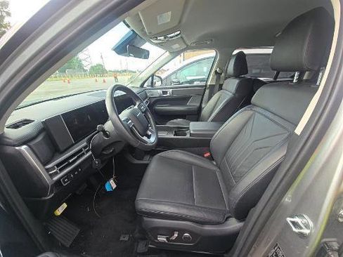 Used 2025 Hyundai Santa Fe SEL AWD/4WD image 5