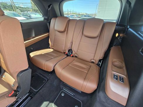 Used 2026 Mercedes-Benz GLS 450 4MATIC image 21