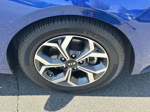 Used 2020 Kia Forte LXS FWD image 12
