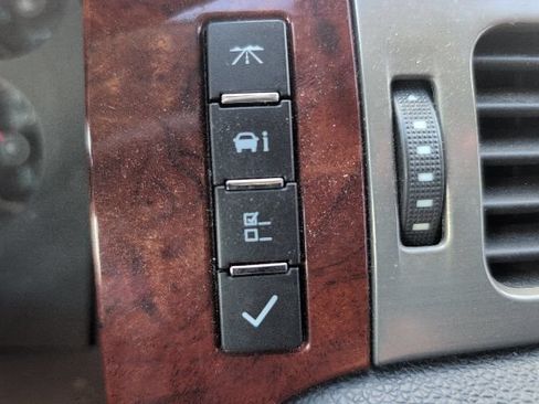 Used 2009 Chevrolet Tahoe LT w/ Convenience Package RWD image 19
