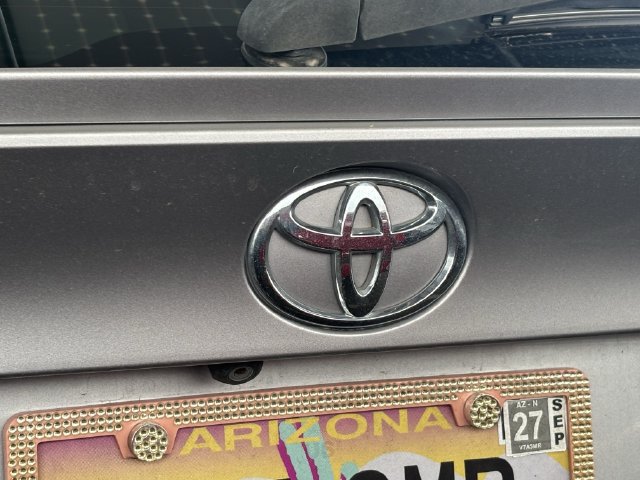Used 2018 Toyota C-HR XLE FWD image 12