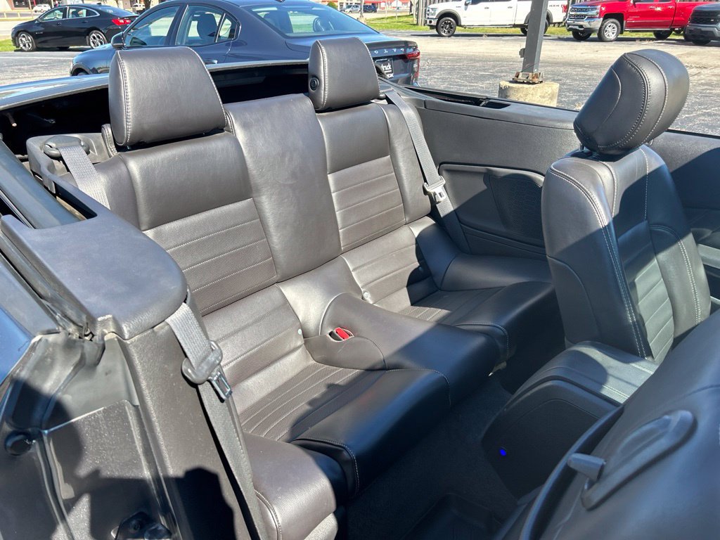 Used 2013 Ford Mustang Premium RWD image 38