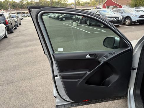 Used 2017 Volkswagen Tiguan Wolfsburg Edition image 13