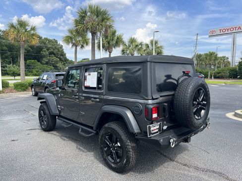 Used 2018 Jeep Wrangler Unlimited Sport S AWD/4WD image 8
