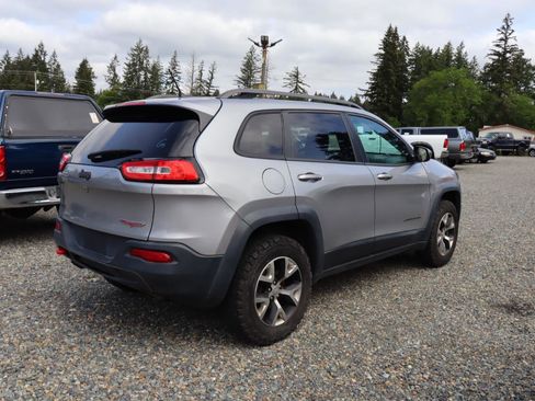 Used 2015 Jeep Cherokee Trailhawk AWD/4WD image 4